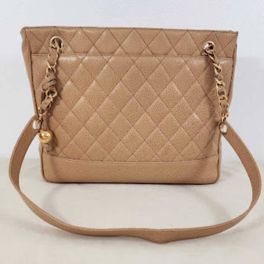 Chanel Caviar tote 1991-1994. Slight fade on hardware. Corners touched up.